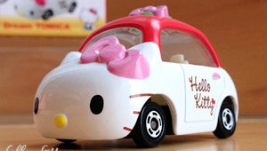 TOMICA Hello Kitty Dream Car Small