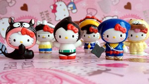 Bandai Narikiri Hello Kitty Collection Small