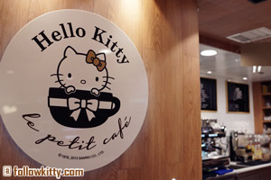 Hello Kitty Le Petit Cafe Small