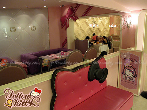 Kitty-shaped Sofa at the Entrance of Hello Kitty Café  (Hello Kitty Sweets Café)