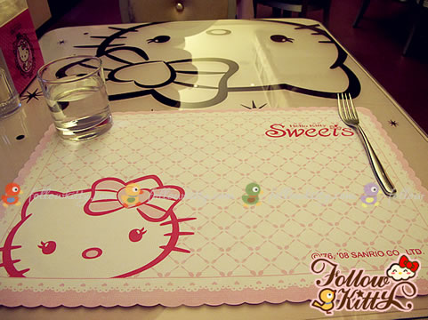 Hello Kitty Sweets可愛的桌面