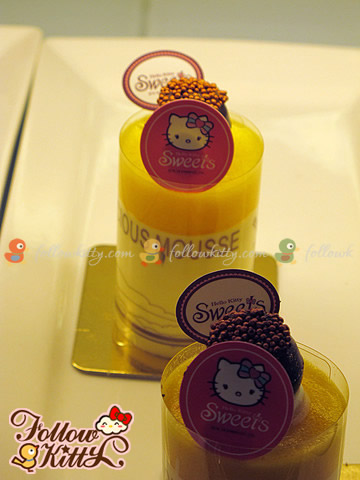 HK Orange Mousse combined with coconut-flavored pineapple (Hello Kitty Sweets)