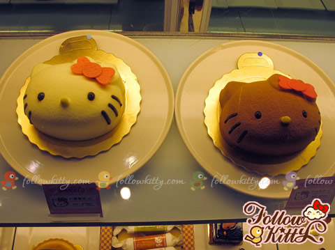 Hello Kitty Yogurt Mousse Cake and Madagascar Chocolate Mousse Cake (Hello Kitty Sweets)