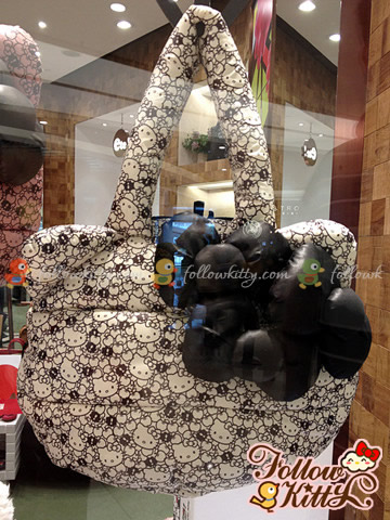 Hong Kong ete! x Hello Kitty handbag