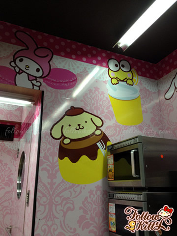 Themed 7-Eleven of Hello Kitty & Friends Sweet Delight in Wanchai