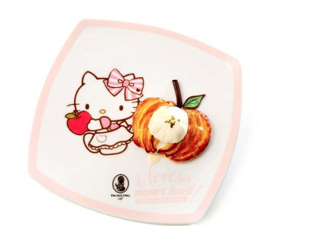 Icecream from Dazzling Café x Hello Kitty