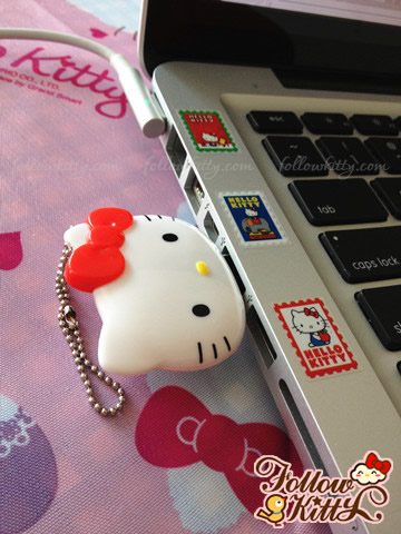 把USB插在我的筆記本上，太可愛了吧！