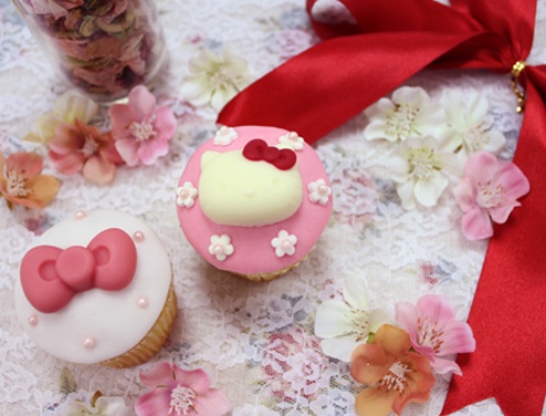 Cloudy x Hello Kitty Cupcakes - Wedding Cupcake