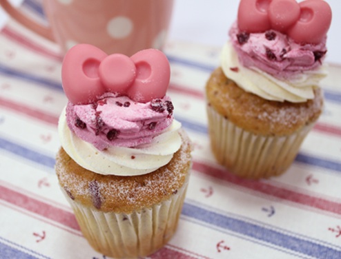 Cloudy x Hello Kitty Cupcakes - Sweet Cranberry Cupcake