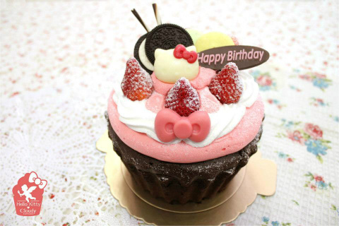 Cloudy x Hello Kitty Birthday Cupcake