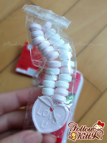 Hello Kitty Maga Zip Purse & Candy Bracelet - Cellphone Pouch