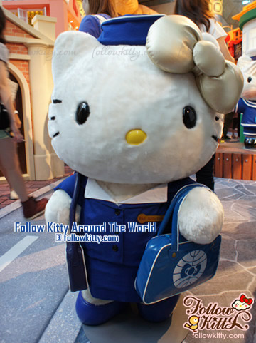 Hello Kitty Stewardess - Hello Kitty Back to 1960s in Langham Place
