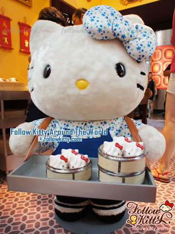 Hello Kitty Waitress in Dim Sum Restaurant - Hello Kitty Back to 1960s in Langham Place
