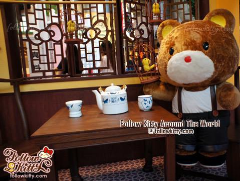 Tippy inside the Hello Kitty Dim Sum Restaurant with His Bird - Hello Kitty Back to 1960s in Langham Place