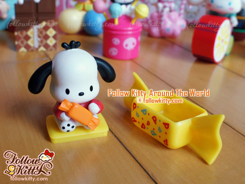 Hello Kitty Sweet Delight Collection (Phase II) - Pochacco with Candy