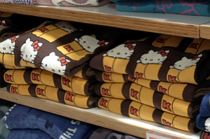 Hello Kitty Uniqlo 2013 Sanrio Autumn Small