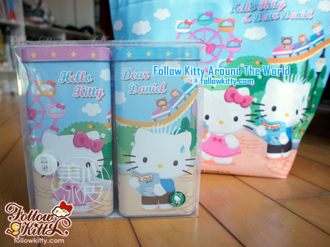 Hong Kong Maxim's Hello Kitty & Dear Daniel Mooncake Set