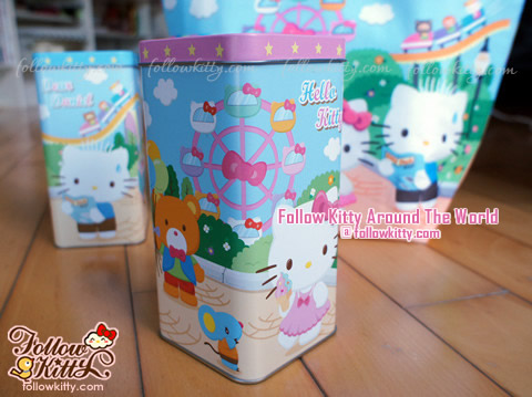 Hong Kong Maxim's Hello Kitty Mooncake Tin Box