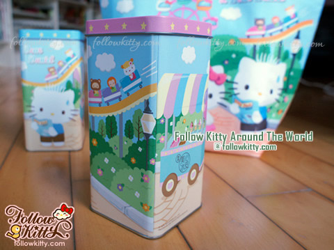Hong Kong Maxim's Hello Kitty Mooncake Tin Box