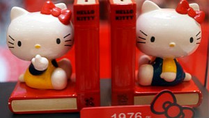 Hello Kitty Book Stand Windsor House Small