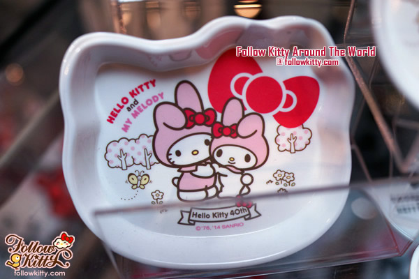 Hello Kitty and Sanrio Friends Hug Series - Plate