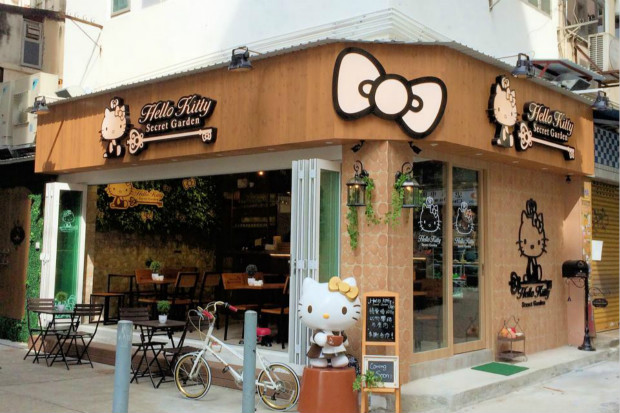 Hello Kitty Café - Secret Garden
